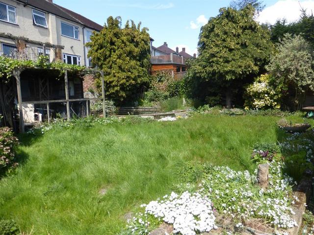  Image of 2 bedroom Detached house for sale in Park Grove Bexleyheath DA7 at Bexleyheath Kent Bexleyheath, DA7 6AA