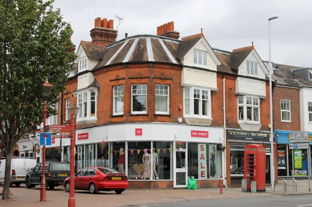  Image of 1 bedroom Flat to rent in Park Place Horsham RH12 at 2 Park Place  Horsham, RH12 1DG