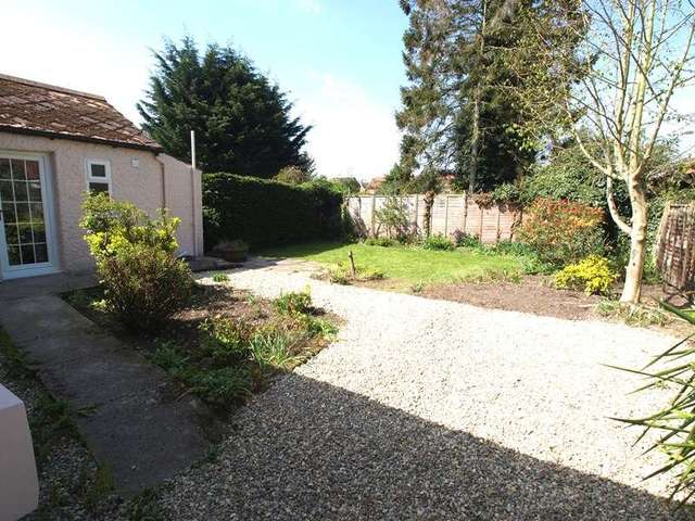  Image of 3 bedroom Bungalow to rent in Park Road Wroxham Norwich NR12 at Park Road Wroxham Norwich, NR12 8SB