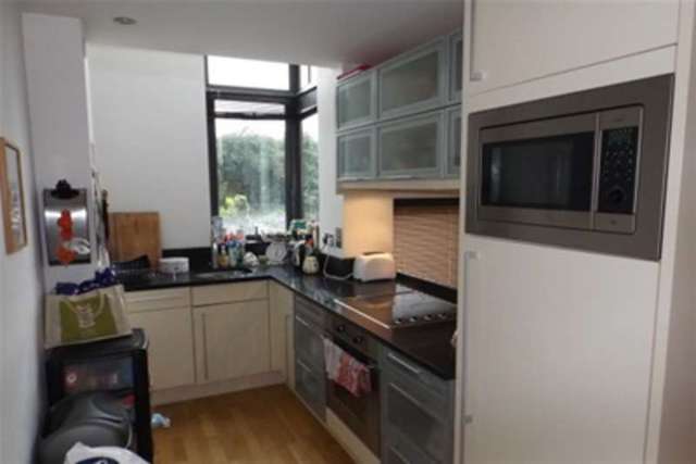  Image of 3 bedroom Flat to rent in Castle Boulevard Nottingham NG7 at Nottingham, NG7 1RU