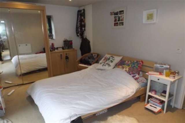  Image of 3 bedroom Flat to rent in Castle Boulevard Nottingham NG7 at Nottingham, NG7 1RU