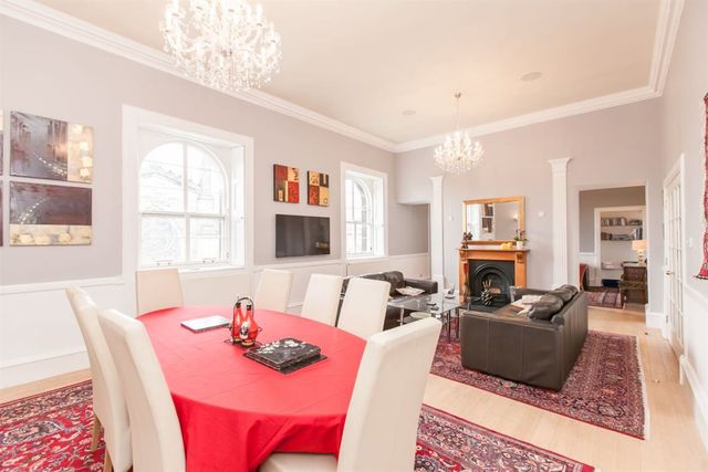  Image of 3 bedroom Flat to rent in Parliament Square Edinburgh EH1 at Old Town Edinburgh Edinburgh, EH1 1RF