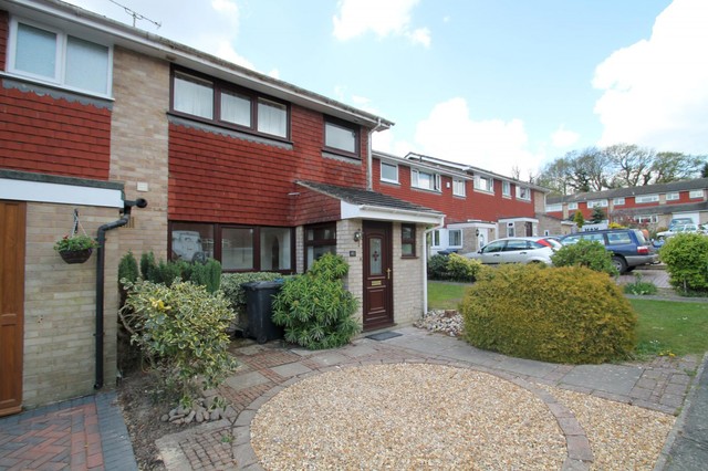 Image of 3 bedroom Terraced house to rent in Pasture Hill Road Haywards Heath RH16 at Haywards Heath, RH16 1LY