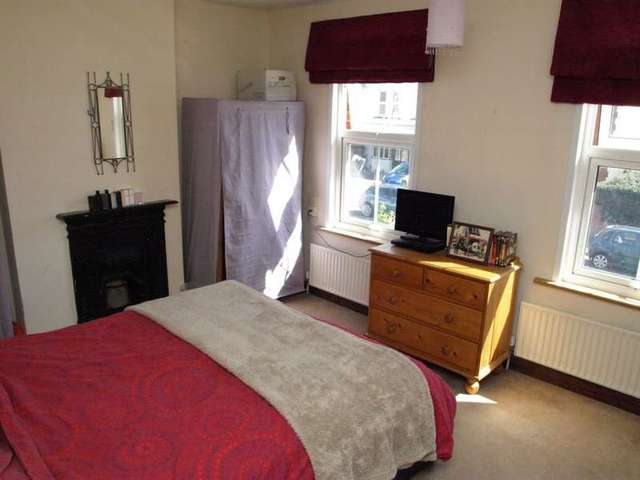  Image of 2 bedroom Semi-Detached house for sale in Peabody Road Farnborough GU14 at Peabody Road  Farnborough, GU14 6DY