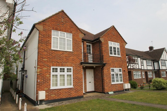  Image of 1 bedroom Apartment to rent in Mulgrave Road Sutton SM2 at Pemberton House Mulgrave Road Sutton, SM2 6JN