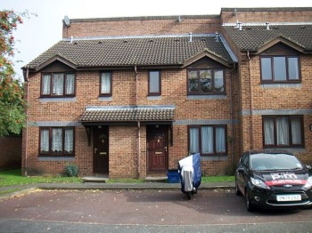  Image of 1 bedroom Detached house to rent in Pendall Close Cockfosters Barnet EN4 at Pendall Close  Cockfosters, EN4 9AZ