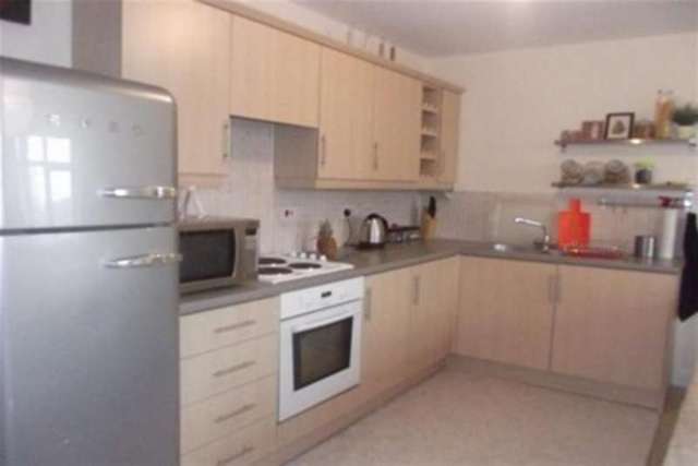  Image of 2 bedroom Flat to rent in Pendle Court Leigh WN7 at Leigh, WN7 3AB