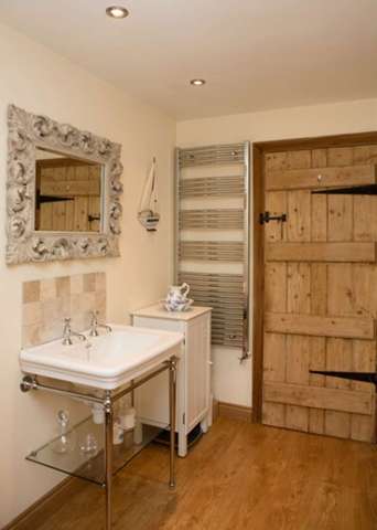  Image of 4 bedroom Cottage for sale in High Street Pensford Bristol BS39 at 129 High Street  Pensford, BS39 4BH
