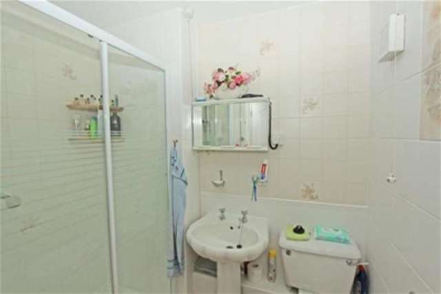  Image of 2 bedroom Property for sale in Pebble Court Paignton TQ4 at Paignton, TQ4 5JT