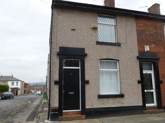  Image of 2 bedroom Terraced house to rent in Percy Street Rochdale OL16 at Percy Street  Rochdale, OL16 5LF
