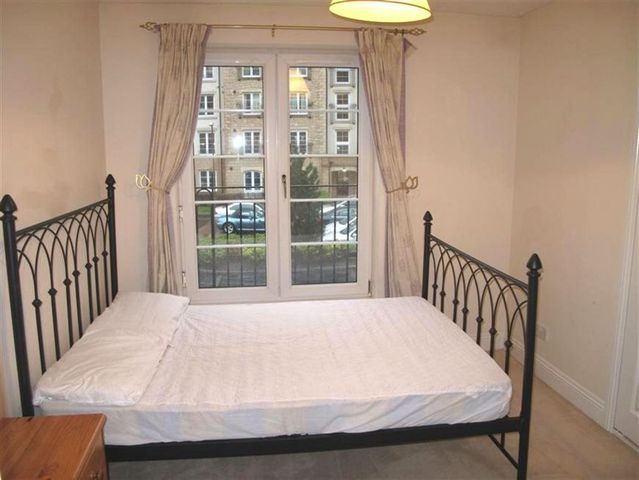  Image of 3 bedroom Flat to rent in Powderhall Brae Edinburgh EH7 at Broughton Edinburgh Edinburgh, EH7 4GD