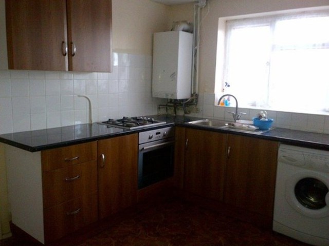  Image of 4 bedroom Maisonette to rent in Prince Regent Lane London E16 at PRINCE REGENTS LANE  NEWHAM, E16 3JP