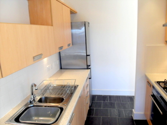  Image of 2 bedroom Flat to rent in Prospecthill Grove Glasgow G42 at Partick Glasgow Glasgow, G42 9LG