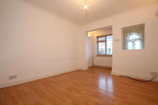  Image of 2 bedroom Cottage to rent in Puller Road Hemel Hempstead HP1 at Puller Road  Hemel Hempstead, HP1 1QL