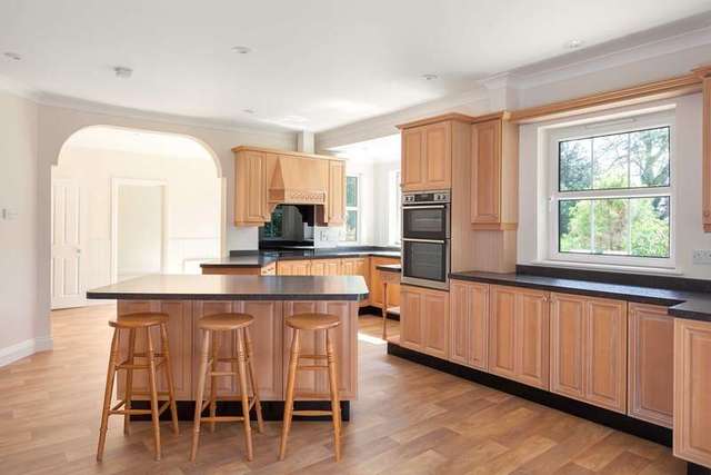  Image of 8 bedroom Detached house for sale in Purbrook Heath Road Purbrook Waterlooville PO7 at Purbrook Waterlooville Hampshire, PO7 5RU