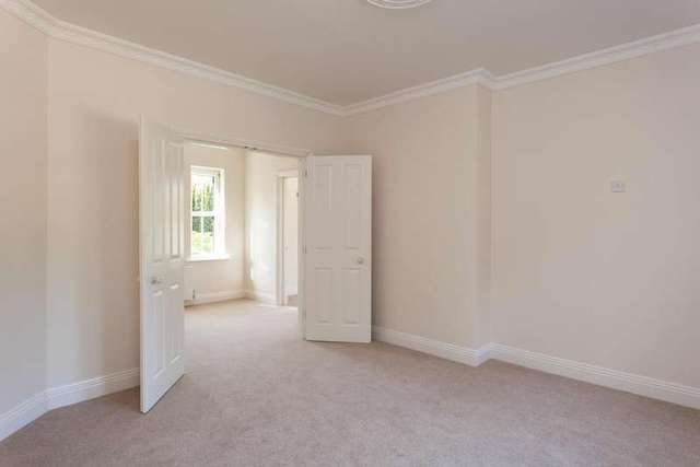  Image of 8 bedroom Detached house for sale in Purbrook Heath Road Purbrook Waterlooville PO7 at Purbrook Waterlooville Hampshire, PO7 5RU