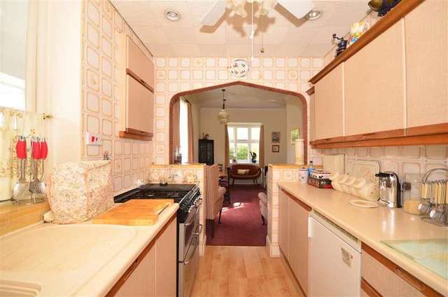  Image of 5 bedroom Bungalow for sale in Quakers Close Hartley Longfield DA3 at Hartley Longfield Longfield, DA3 7EA