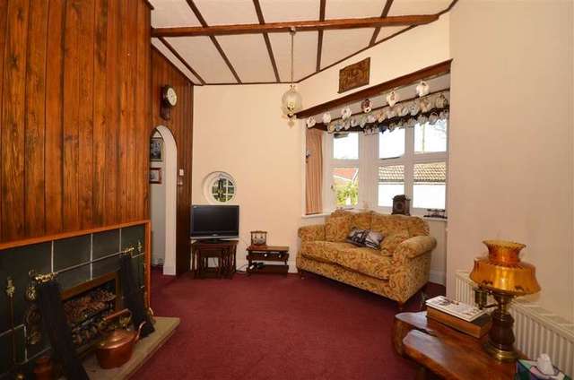  Image of 5 bedroom Bungalow for sale in Quakers Close Hartley Longfield DA3 at Hartley Longfield Longfield, DA3 7EA