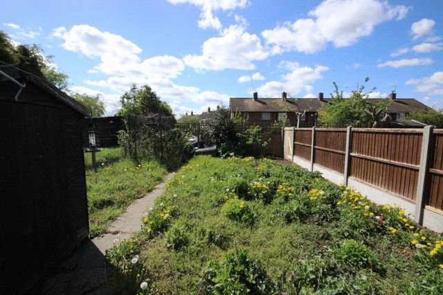  Image of 4 bedroom Terraced house for sale in Queens Crescent Clapham Bedford MK41 at Queens Crescent Clapham Bedford, MK41 6DB