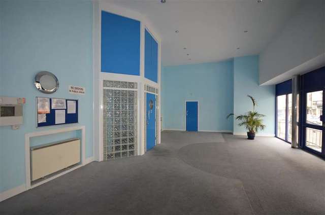  Image of 2 bedroom Apartment for sale in Queens Road Brighton BN1 at Brighton East Sussex Brighton, BN1 3ZA
