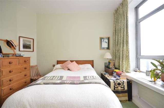 Image of 2 bedroom Apartment for sale in Queens Road Brighton BN1 at Brighton East Sussex Brighton, BN1 3ZA