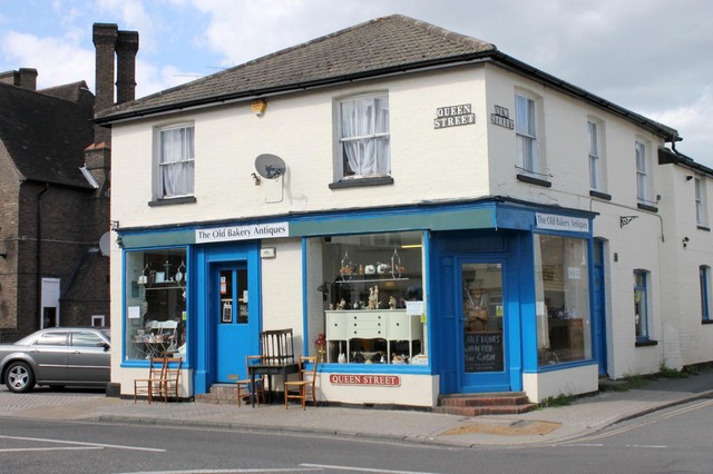  Image of 2 bedroom Maisonette to rent in Queen Street Horsham RH13 at Horsham, RH13 5AA