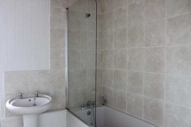  Image of 2 bedroom Maisonette to rent in Queen Street Horsham RH13 at Horsham, RH13 5AA