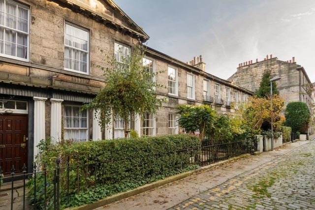  Image of 3 bedroom Detached house to rent in Raeburn Street Edinburgh EH4 at Stockbridge Edinburgh Edinburgh, EH4 1HY