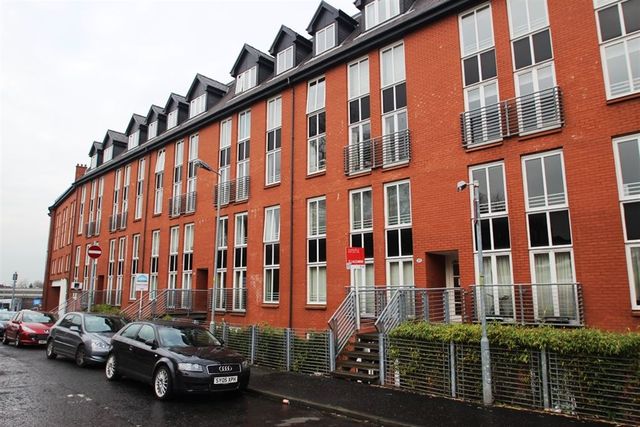  Image of 2 bedroom Flat to rent in Randolph Gate Glasgow G11 at Broomhill Glasgow Glasgow, G11 7DQ