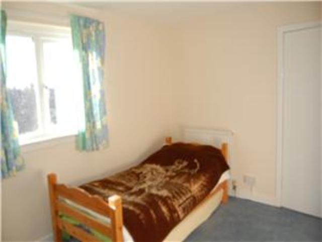  Image of 4 bedroom Semi-Detached house to rent in Ransome Gardens Edinburgh EH4 at Clermiston Edinburgh Edinburgh, EH4 7EU