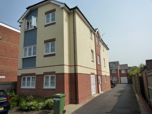  Image of 1 bedroom Apartment to rent in Redlands Lane Fareham PO14 at Fareham, PO14 1PJ