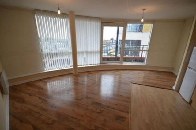  Image of 1 bedroom Flat for sale in Royal Crescent Ilford IG2 at REGAL HOUSE ROYAL CRESCENT NEWBURY PARK, IG2 7NH