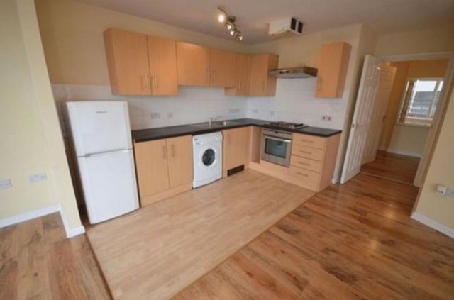  Image of 1 bedroom Flat for sale in Royal Crescent Ilford IG2 at REGAL HOUSE ROYAL CRESCENT NEWBURY PARK, IG2 7NH