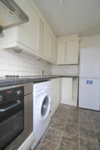  Image of 1 bedroom Apartment to rent in Regent Square London E3 at Regents Square  London, E3 3HQ