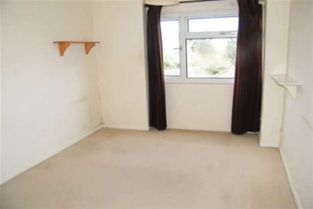  Image of 2 bedroom Flat to rent in Downswood Reigate RH2 at Reigate, RH2 0JH