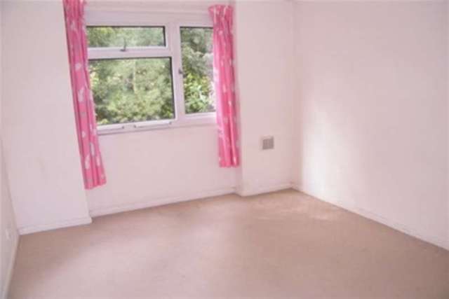  Image of 2 bedroom Flat to rent in Downswood Reigate RH2 at Reigate, RH2 0JH