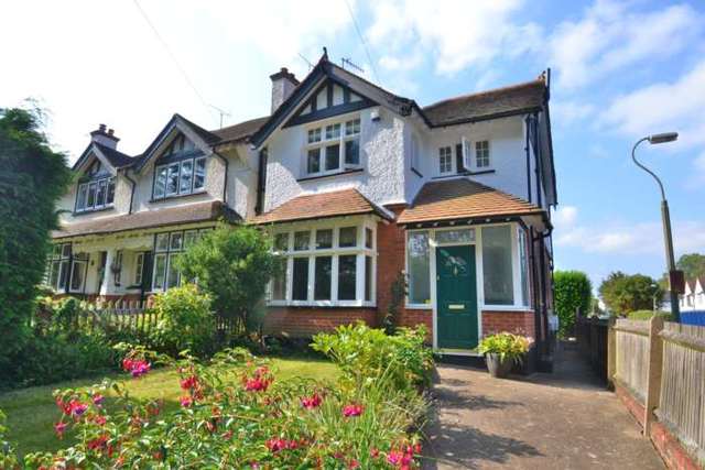  Image of 3 bedroom Detached house to rent in Reigate Road Leatherhead KT22 at Reigate Road  Leatherhead, KT22 8RA