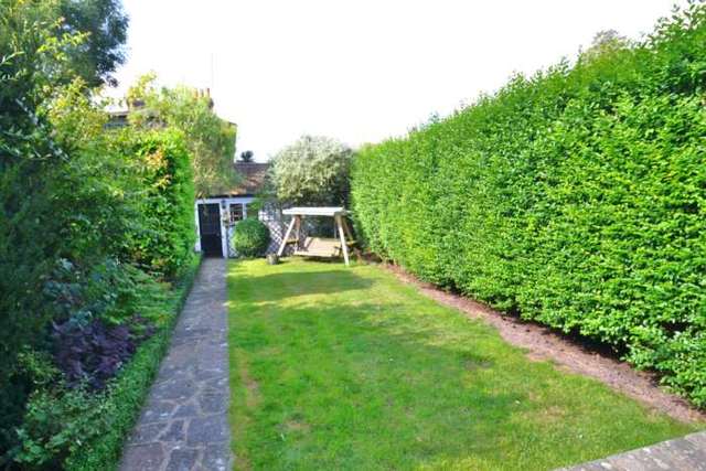  Image of 3 bedroom Detached house to rent in Reigate Road Leatherhead KT22 at Reigate Road  Leatherhead, KT22 8RA