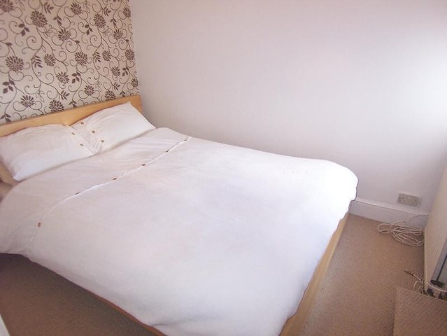  Image of 1 bedroom Flat to rent in Ridgeway Road Redhill RH1 at Redhill, RH1 6PH