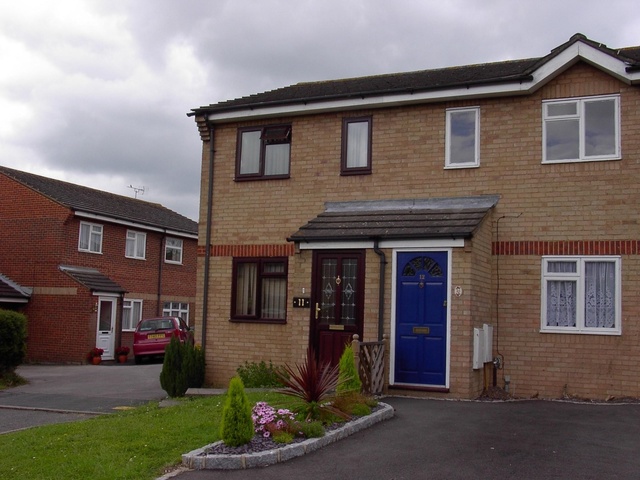  Image of 2 bedroom Detached house to rent in Robins Close High Wycombe HP12 at Cressex  High Wycombe, HP12 4NY