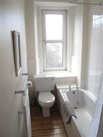  Image of 2 bedroom Flat to rent in Rodney Street Edinburgh EH7 at Canonmills Edinburgh Edinburgh, EH7 4DX