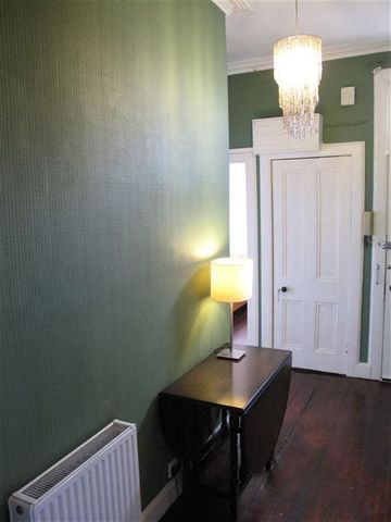  Image of 2 bedroom Flat to rent in Rodney Street Edinburgh EH7 at Canonmills Edinburgh Edinburgh, EH7 4DX