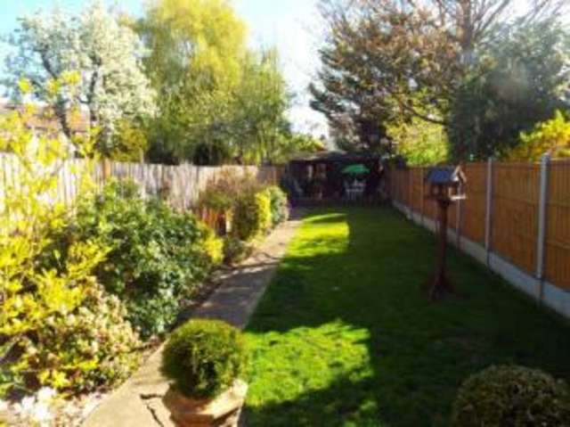  Image of 4 bedroom Terraced house for sale in Hainault Road Romford RM5 at Romford  Collier Row, RM5 3AP