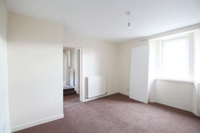  Image of 3 bedroom Cottage for sale in Victoria Road Ladybank Cupar KY15 at Victoria Road  Cupar, KY15 7LJ