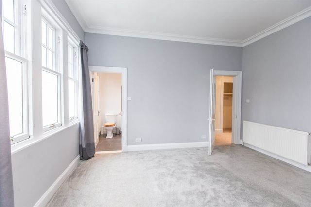  Image of 4 bedroom Detached house to rent in Roseburn Cliff Edinburgh EH12 at West End Edinburgh Edinburgh, EH12 6AL