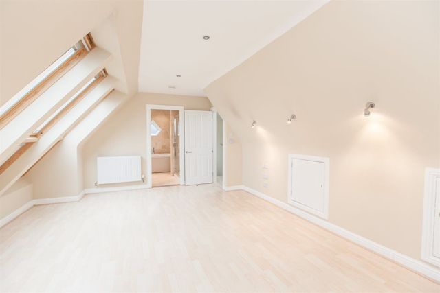  Image of 4 bedroom Detached house to rent in Roseburn Cliff Edinburgh EH12 at West End Edinburgh Edinburgh, EH12 6AL
