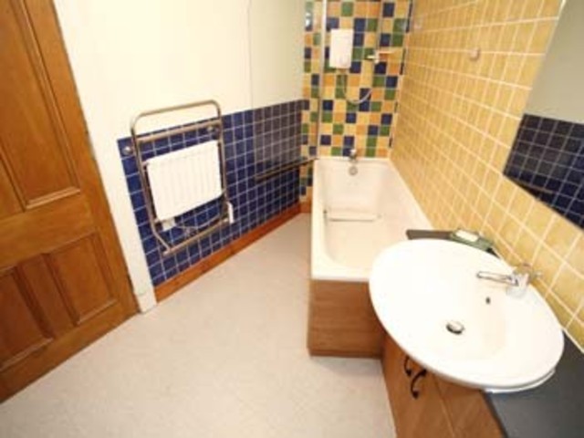  Image of 2 bedroom Flat to rent in Rosemount Viaduct Aberdeen AB25 at City Centre Aberdeen Aberdeen, AB25 1NE