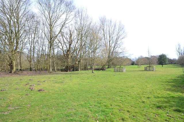  Image of 2 bedroom Semi-Detached house for sale in Selling Faversham ME13 at Selling Kent Faversham, ME13 9RL