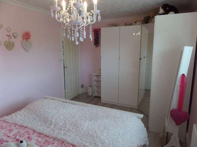  Image of 3 bedroom Detached house for sale in Rothersthorpe Giffard Park Milton Keynes MK14 at Milton Keynes, MK14 5JL