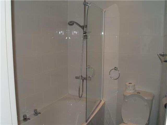 Image of 3 bedroom Flat to rent in Ruthven Street Glasgow G12 at Dowanhill Glasgow Glasgow, G12 9BY